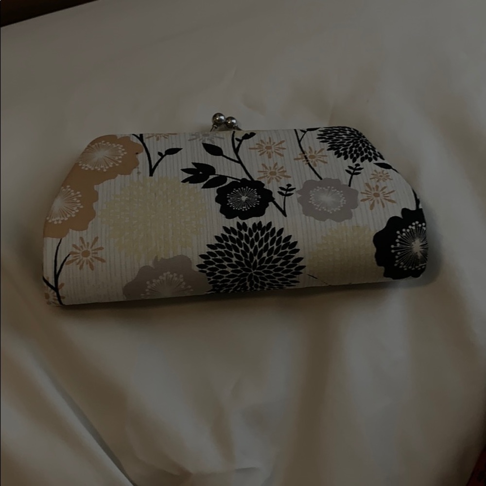 clutch purse
